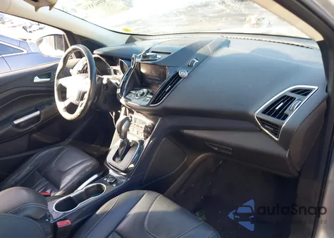 2013 Ford Escape Titanium z USA, uszkodzony, nr VIN 1FMCU9J91DUB19933